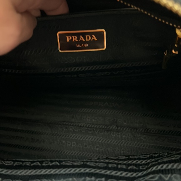 SOLD Prada Front Pocket Convertible zip tote - Picture 3 of 5